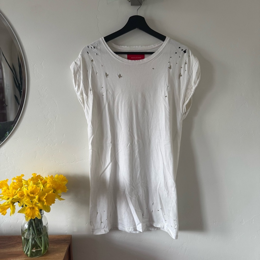 White distressed T-shirt dress 🦢